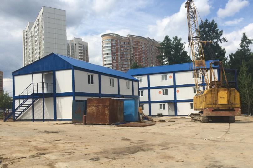The construction site office building combined with the canteen