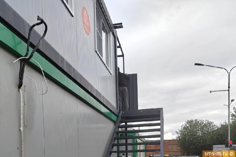 Фото Вход в бытовку