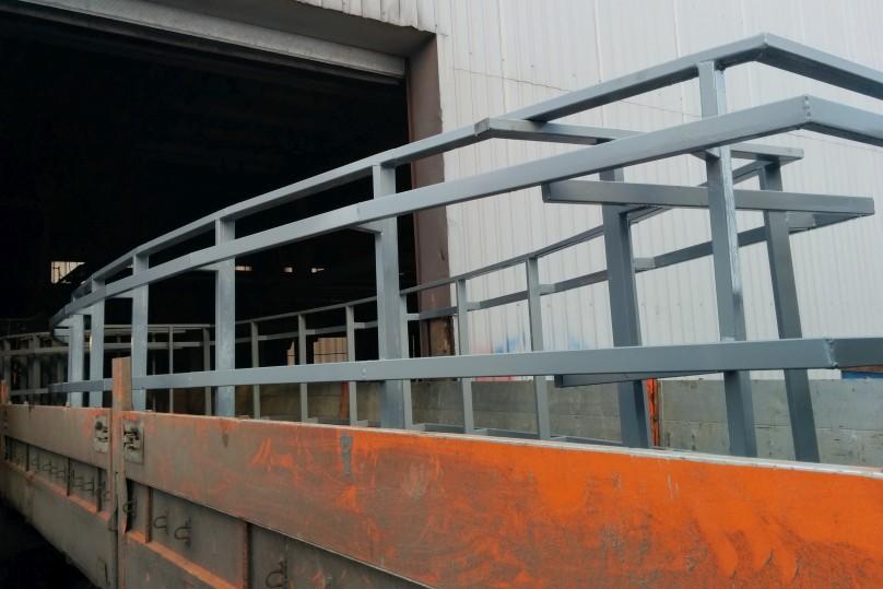Loading of finished products - balcony railings
