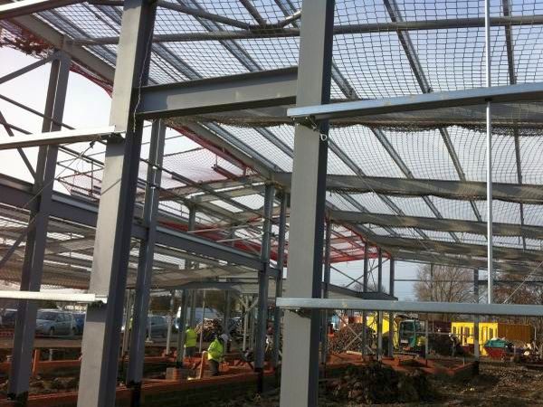 Фото The hangar installation process