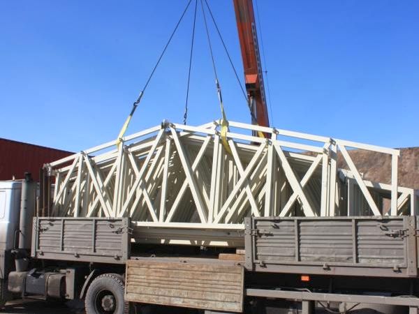 Фото Trapezoidal trusses for a modular building