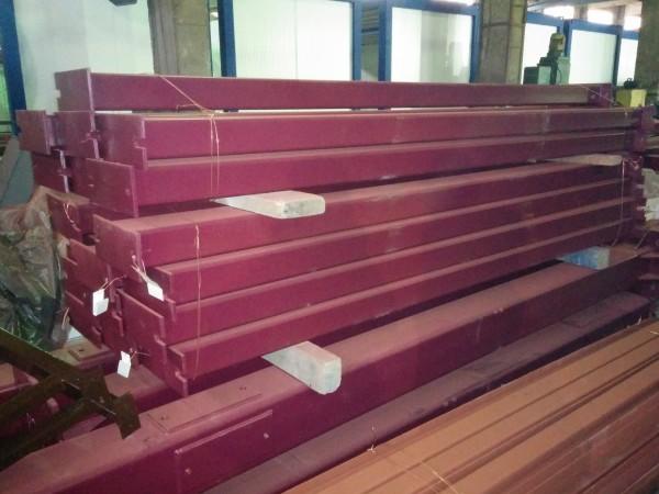 Фото Welded columns made of rectangular pipe