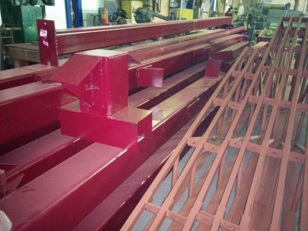 Фото Steel columns and truss frames