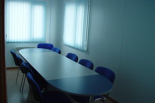 Фото A small meeting room