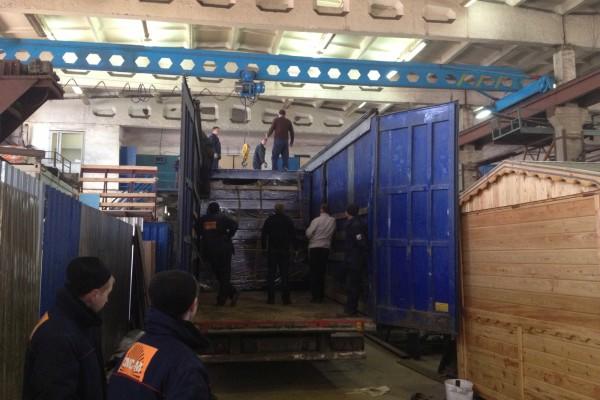 Фото Loading transpacks into a truck