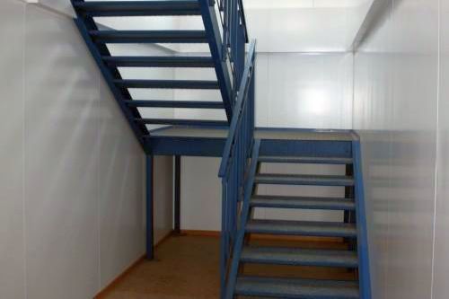 Фото Welded internal staircase with a handrail
