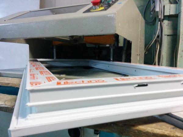 Фото PVC windows and door angled deburring machine