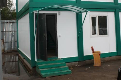 Фото Shade made of the rolled tube and cover with polycarbonate