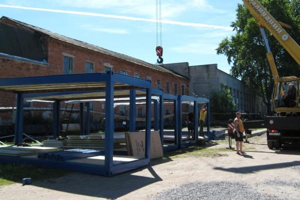 Фото Cabins assembled from the transpacks