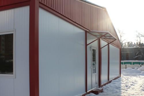 Фото Simple canopy covered with polycarbonate