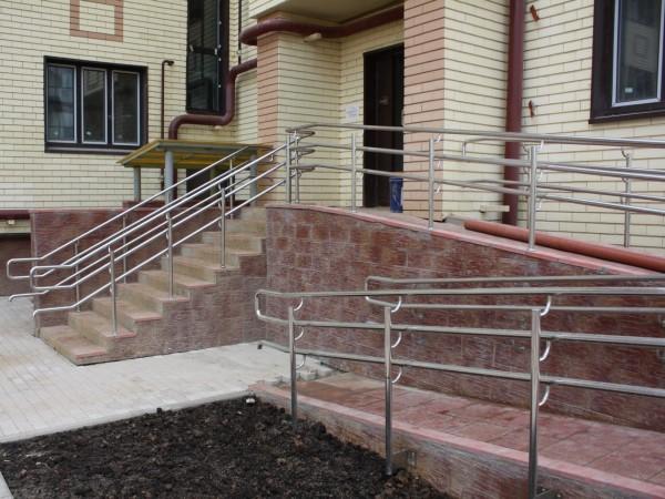 Фото The railing tubes junction